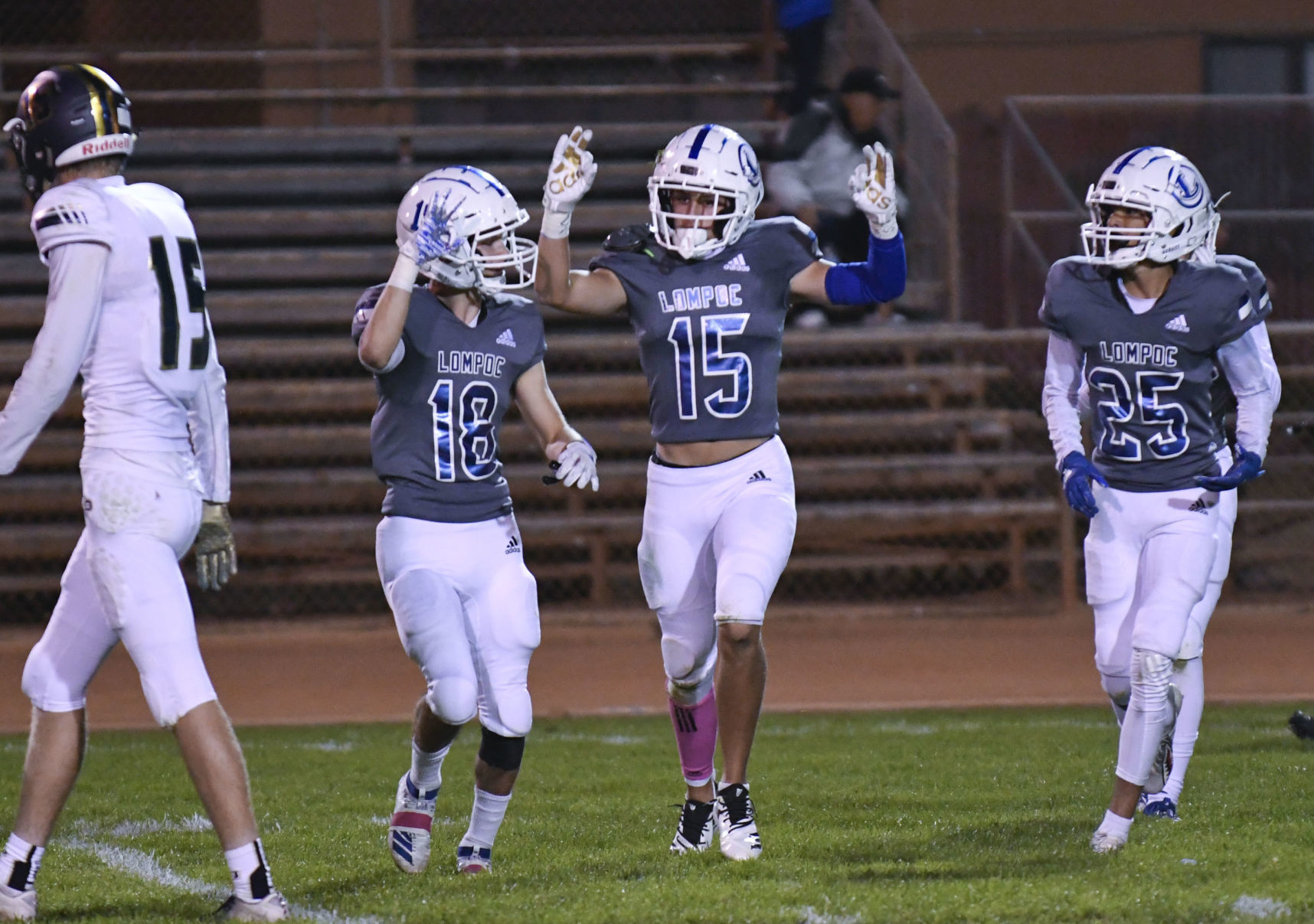 101119 DP Lompoc football 08.jpg